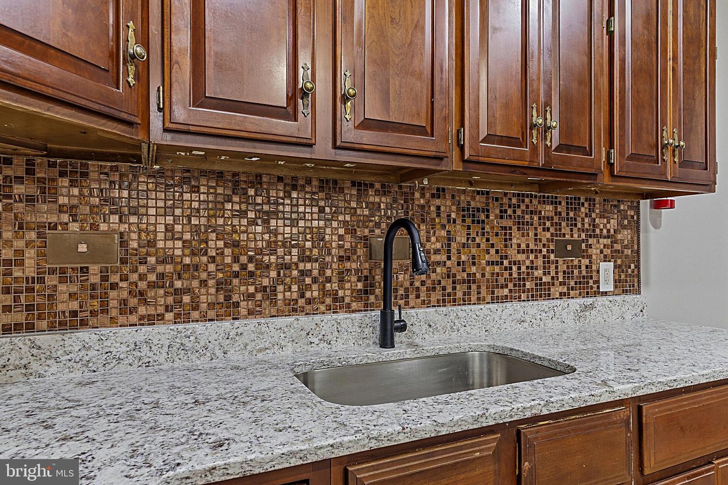 146 7th Property Photo 12