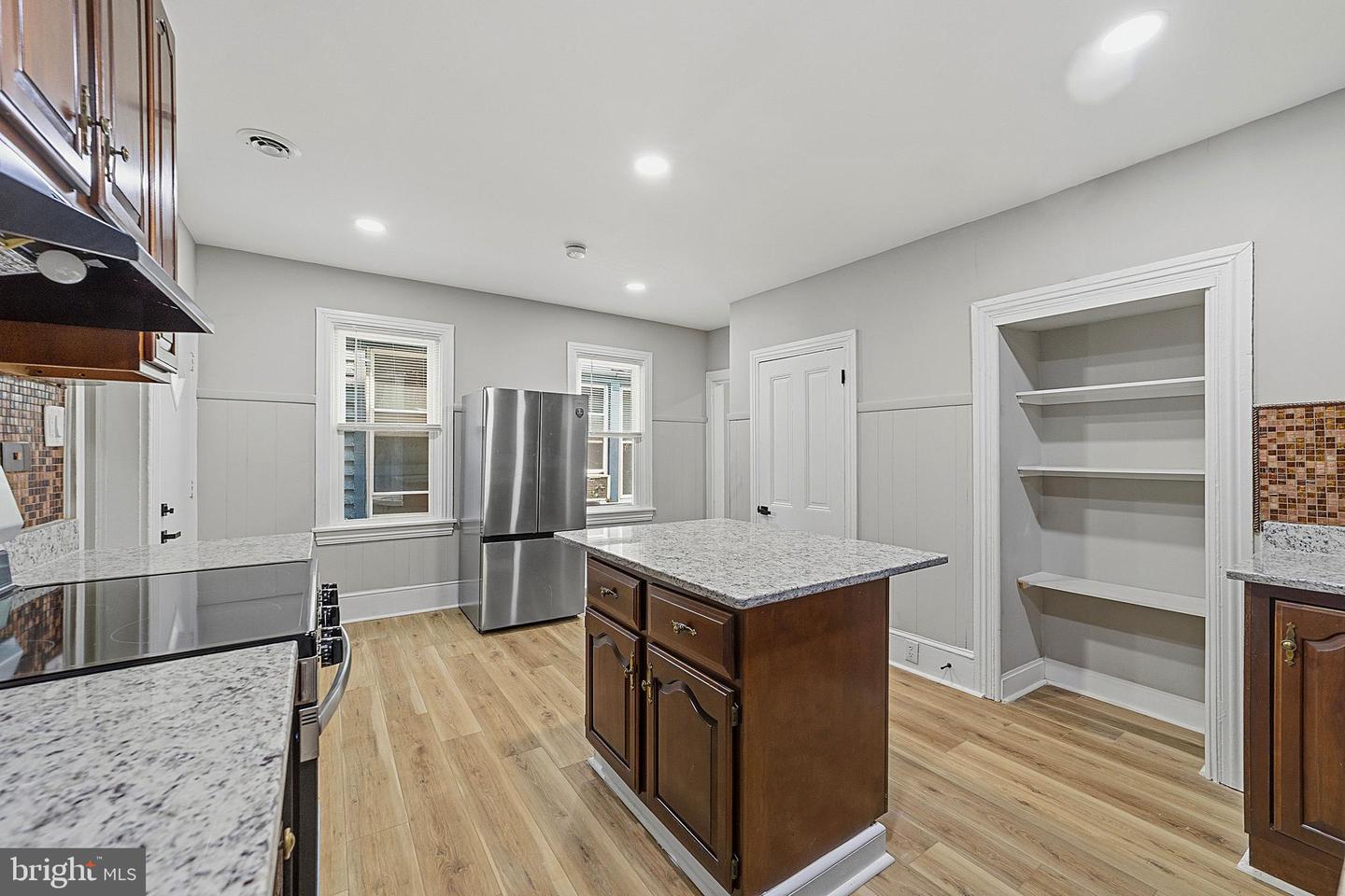 146 7th Property Photo 13