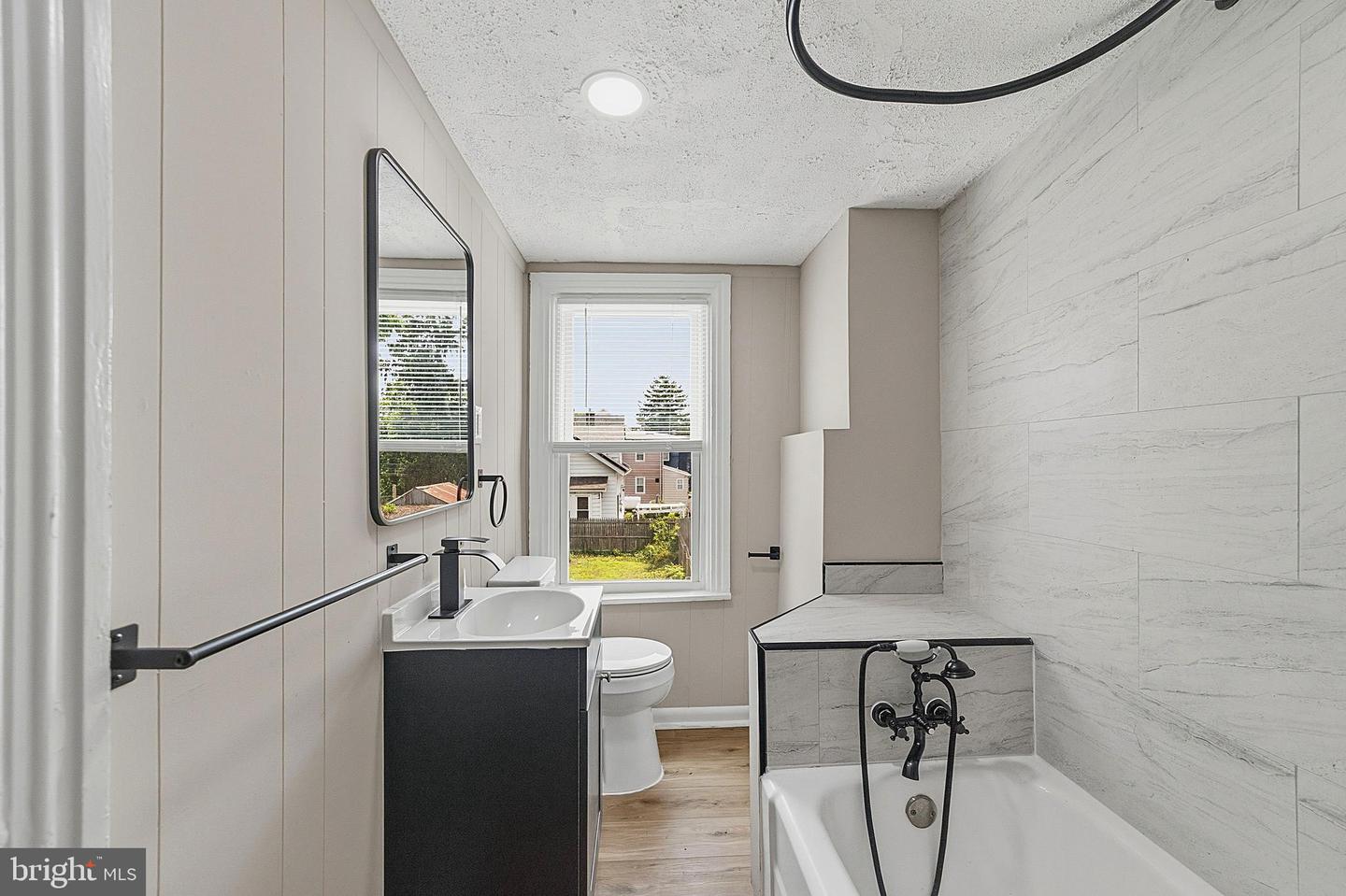 146 7th Property Photo 16