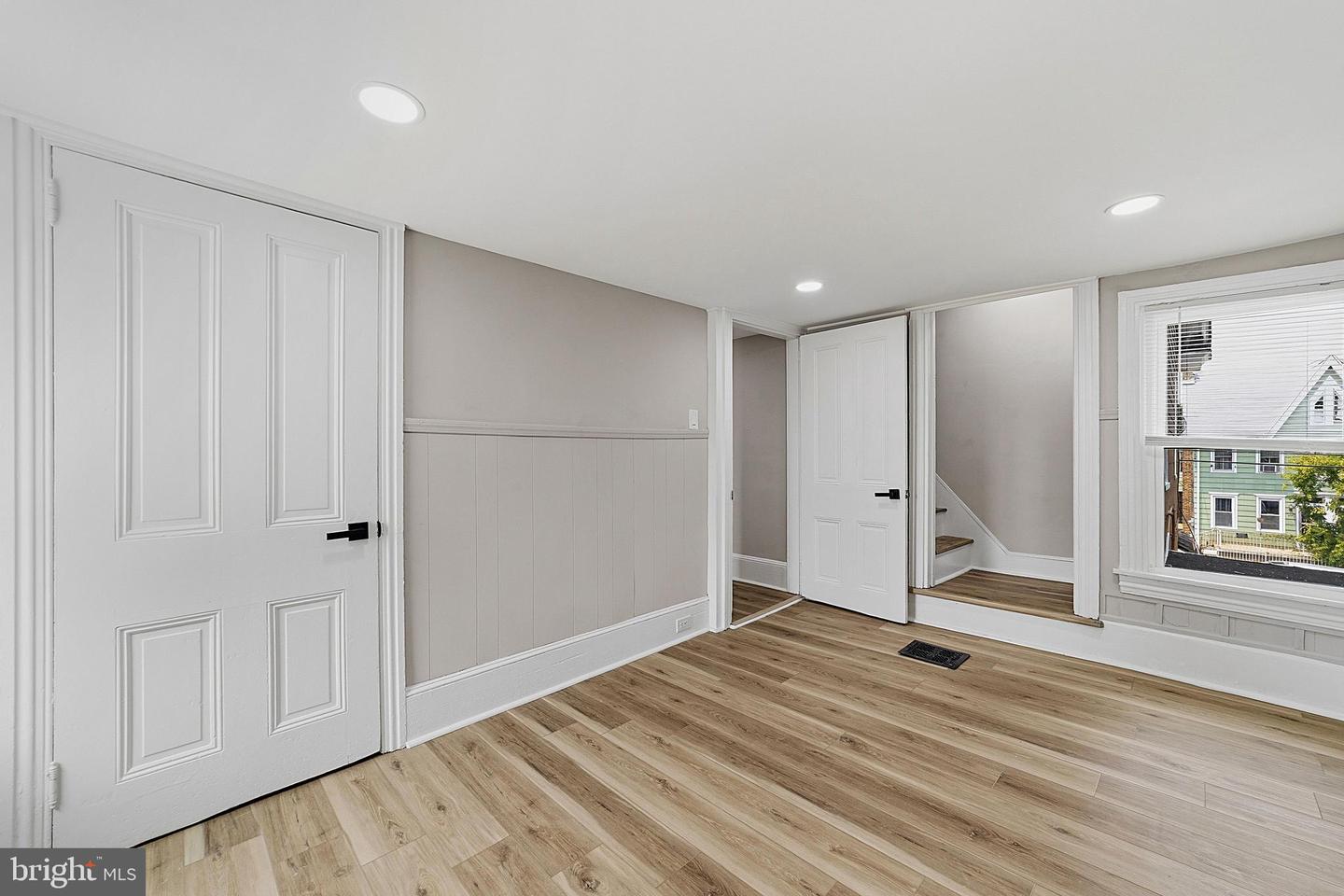 146 7th Property Photo 18