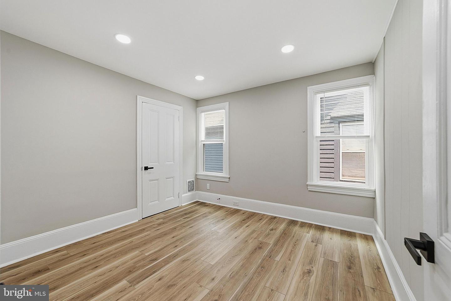 146 7th Property Photo 19