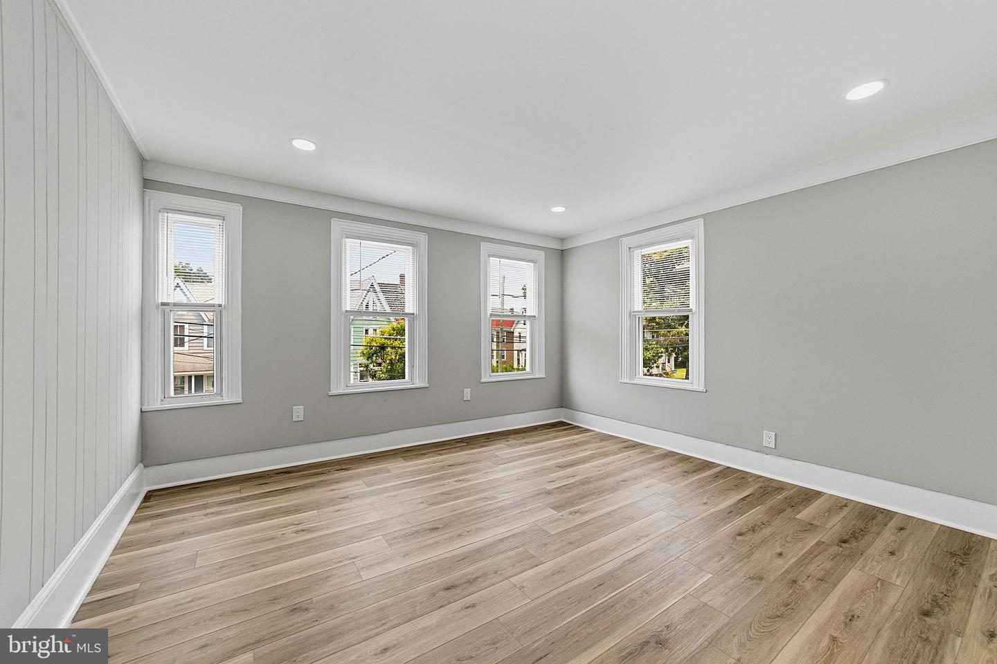 146 7th Property Photo 20
