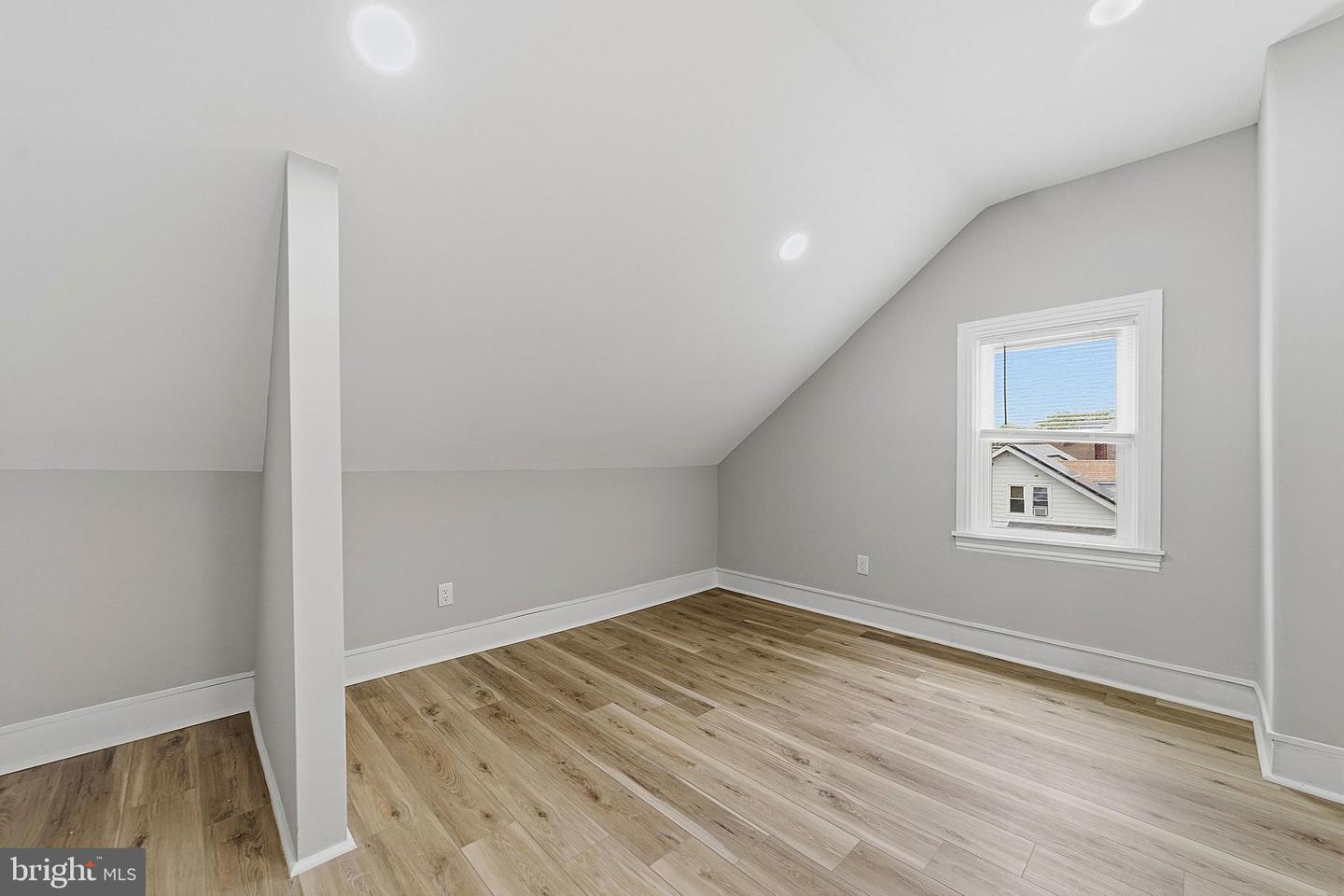 146 7th Property Photo 22