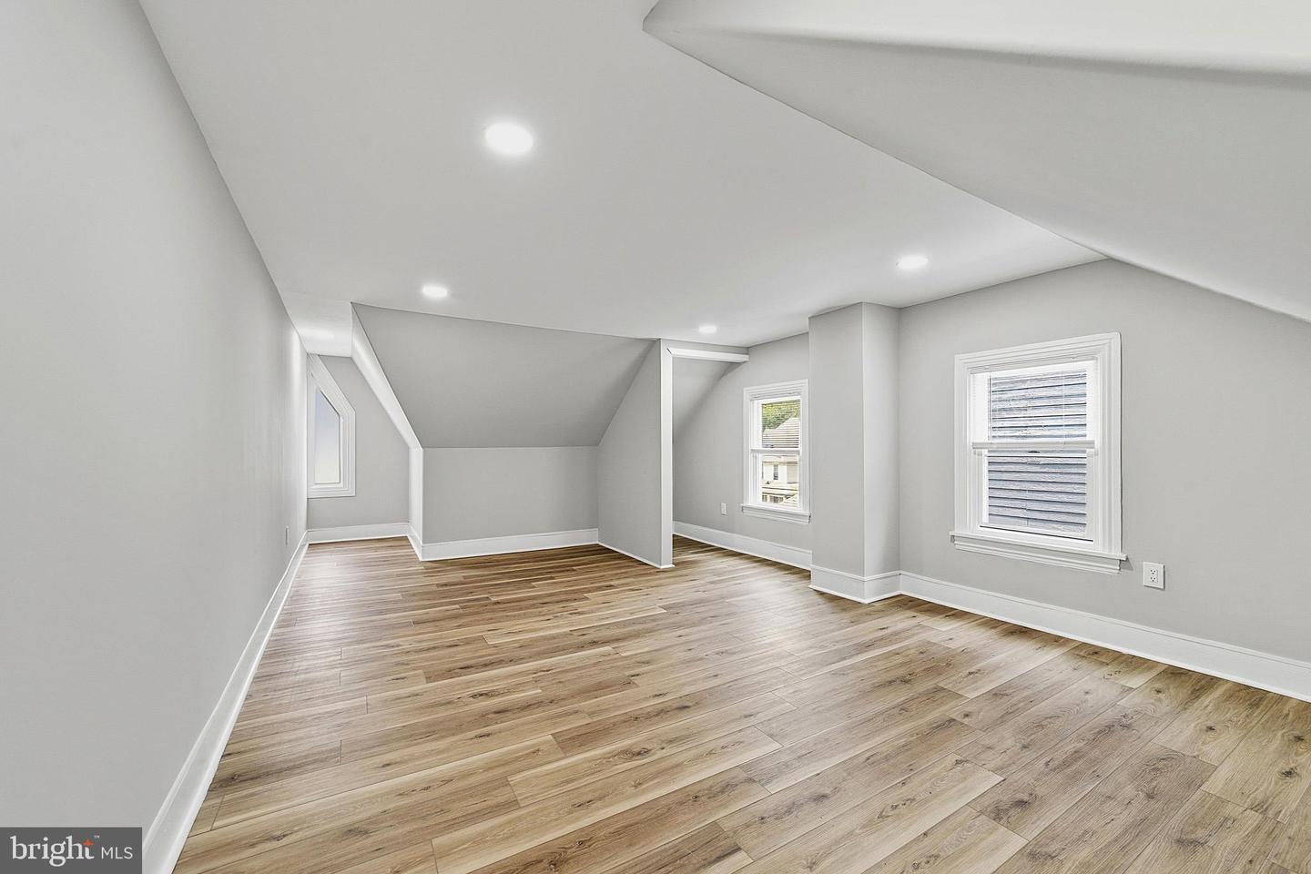 146 7th Property Photo 24