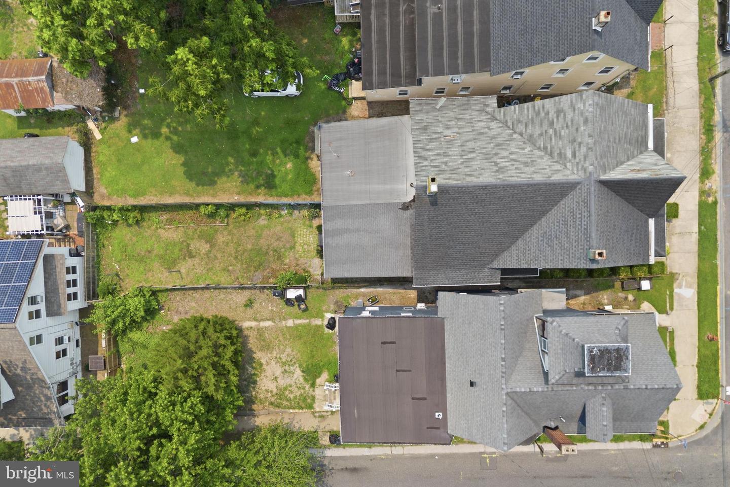 146 7th Property Photo 28