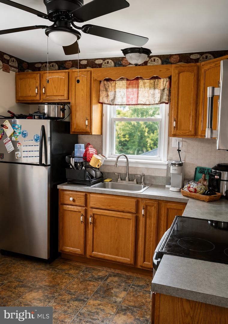 181 Crossland Ave Property Photo 6