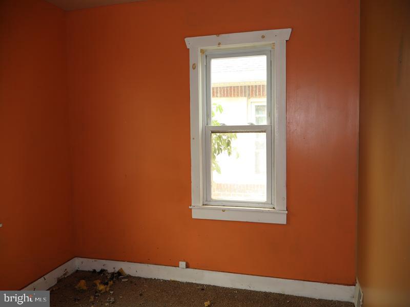 273 N Broad St Property Photo 10