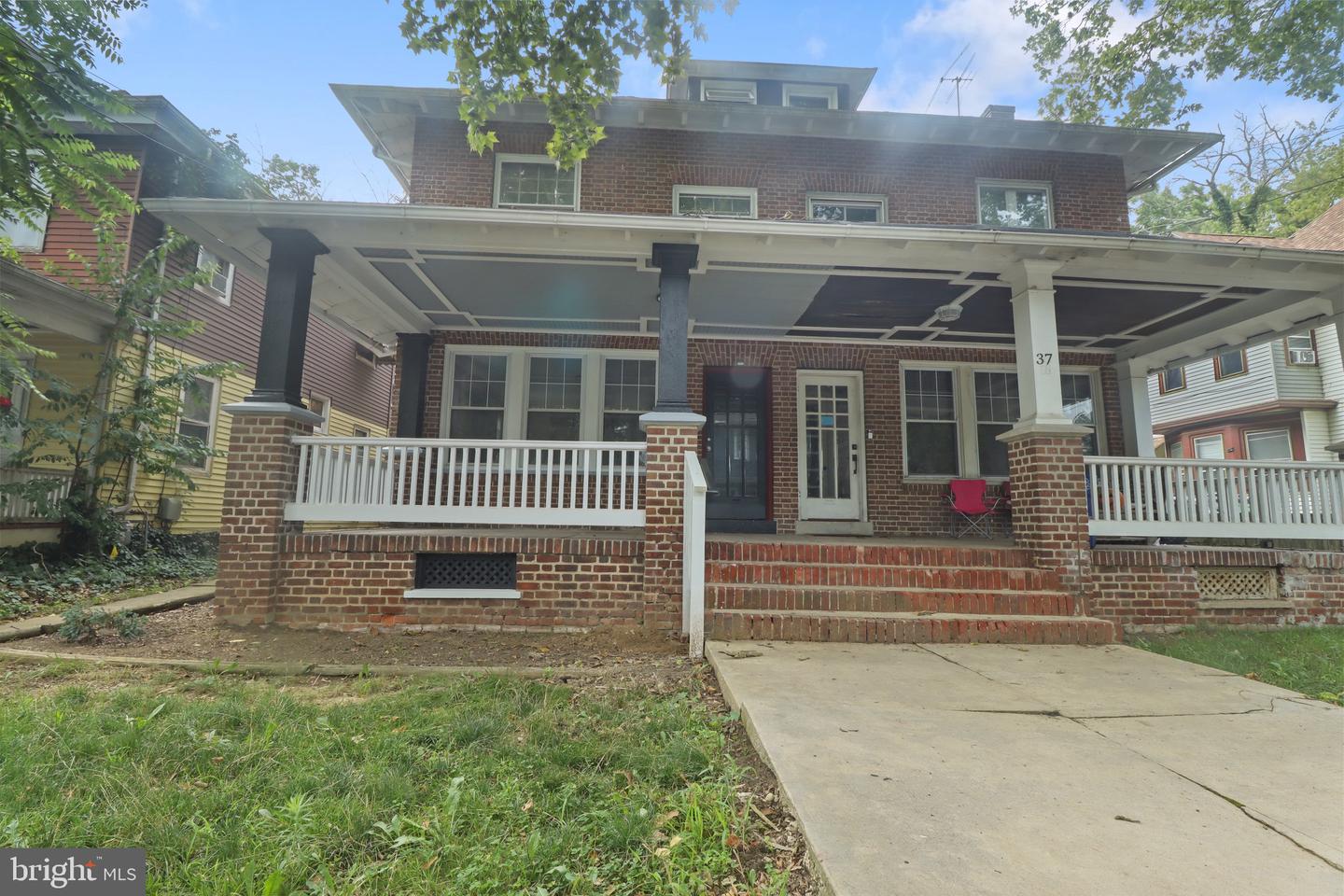 39 Chestnut St Property Photo 1