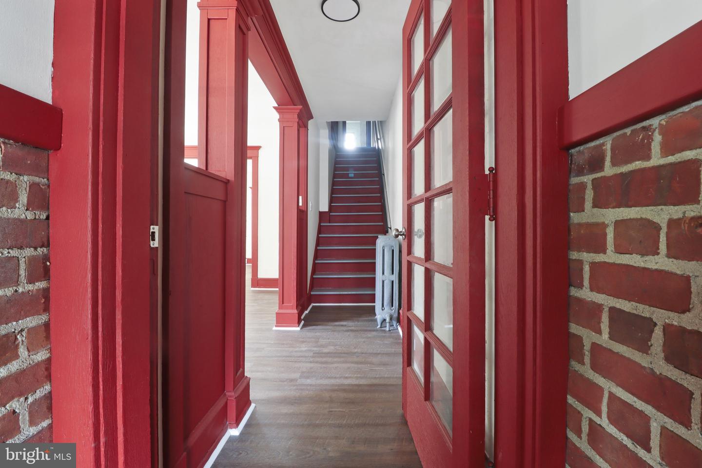 39 Chestnut St Property Photo 3