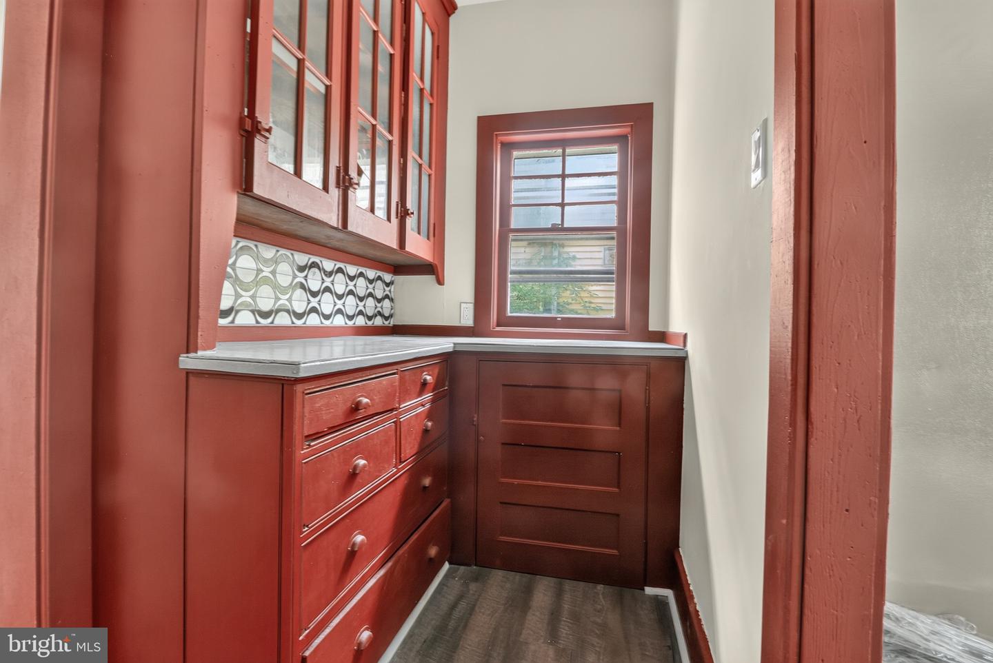 39 Chestnut St Property Photo 4
