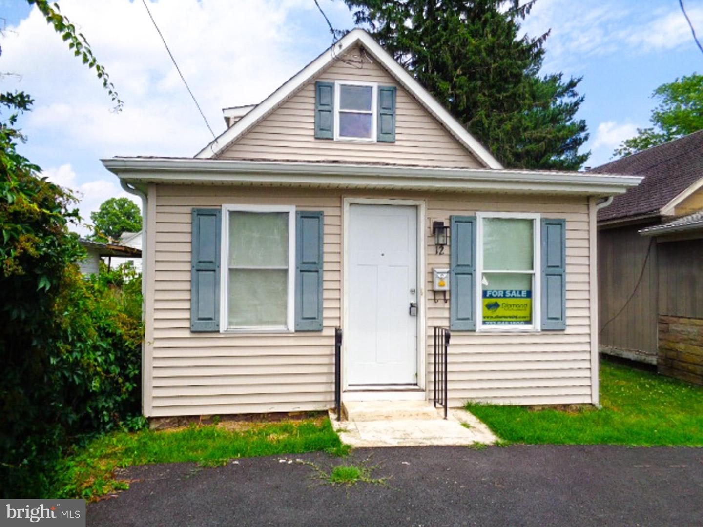 12 BRANDRIFF AVE Property Photo 1