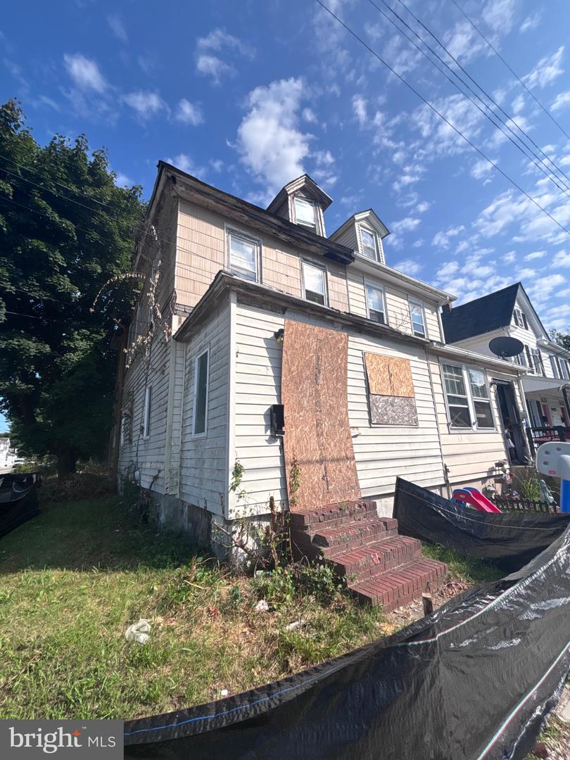 101 Penn St Property Photo 1