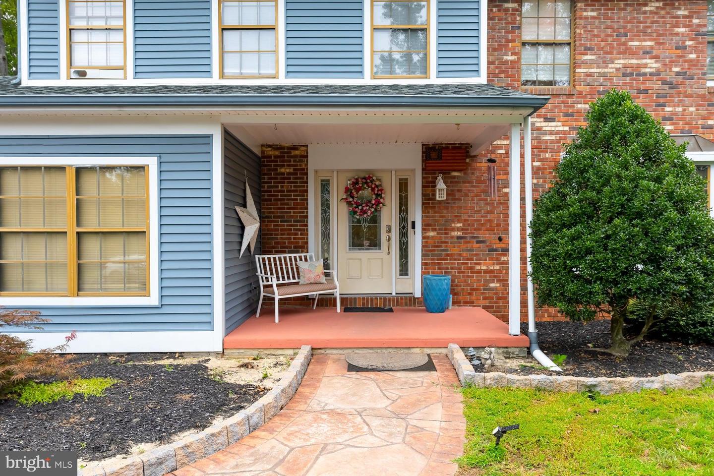 1122 Rainbow Circle Property Photo 3