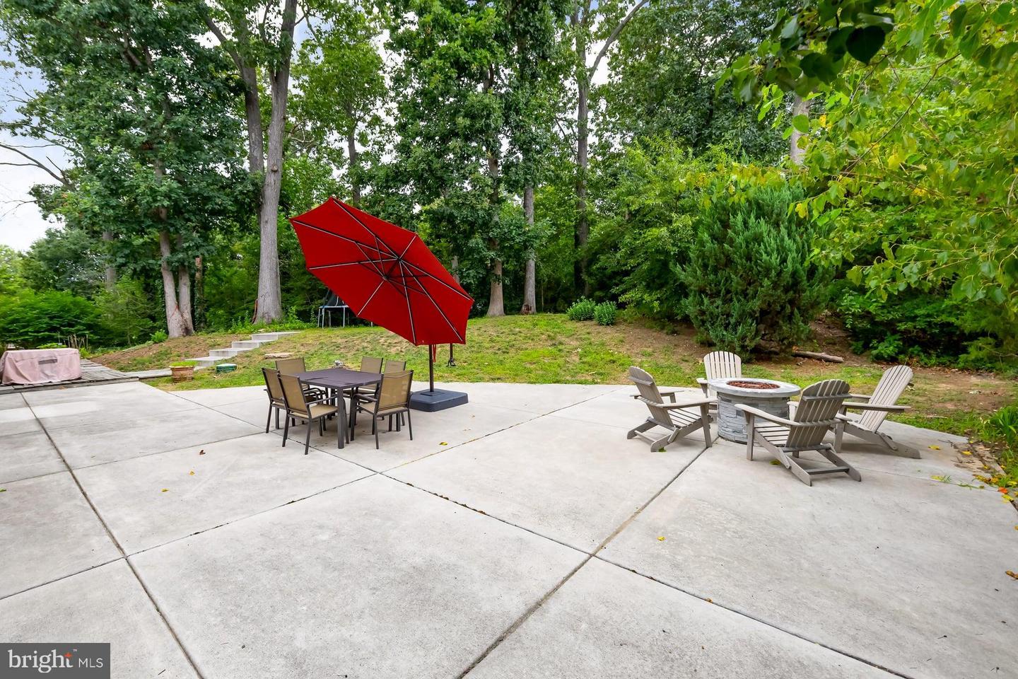 1122 Rainbow Circle Property Photo 4