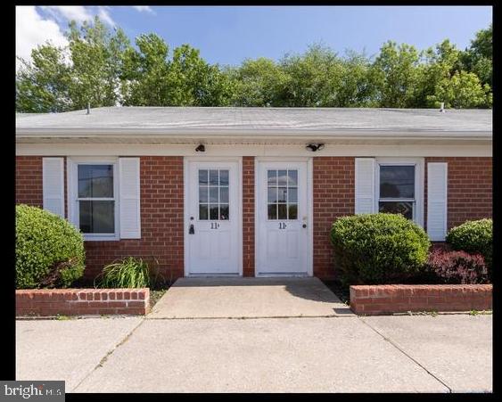 5 CARROLL AVE #11B Property Photo 1