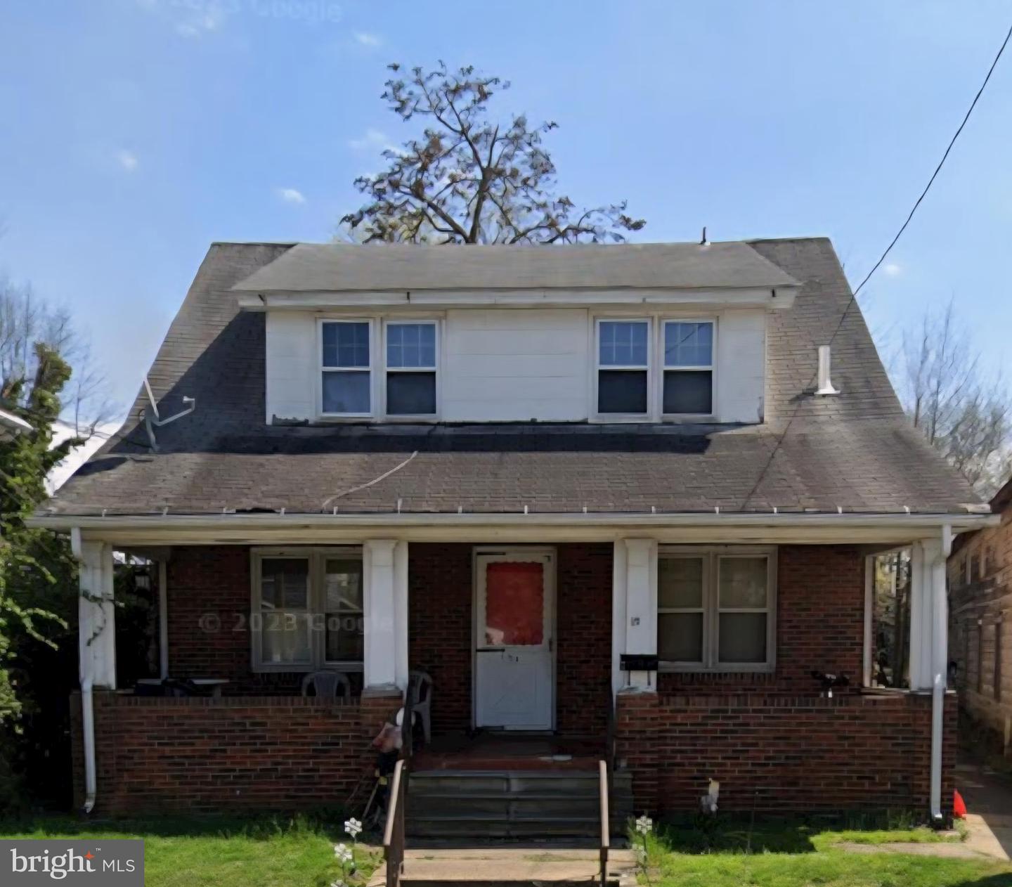 274 E Broadway E #9th Street Unit B Property Photo 1