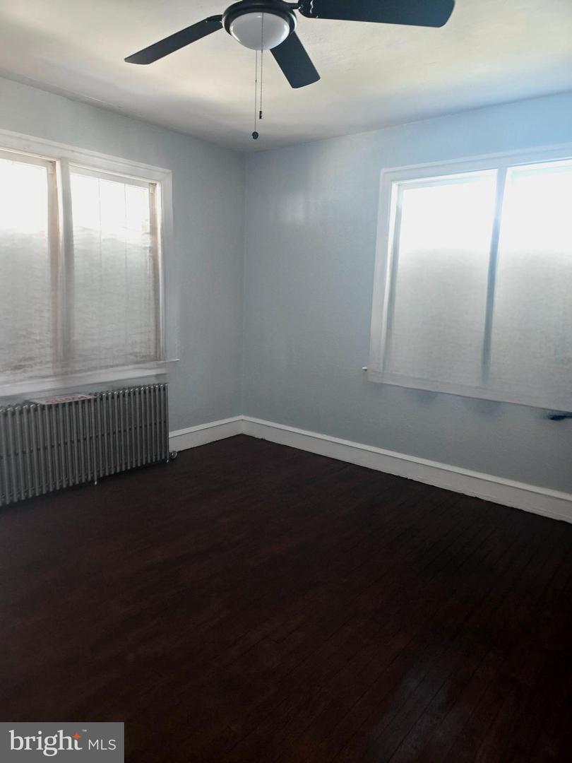 274 E Broadway E #9th Street Unit B Property Photo 2