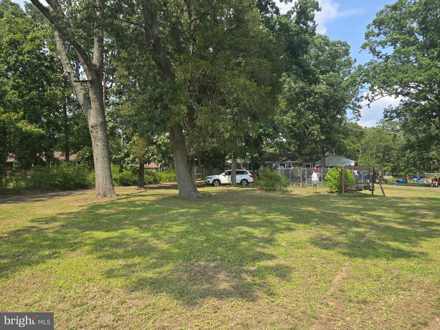 450 Almond Rd Property Photo 9