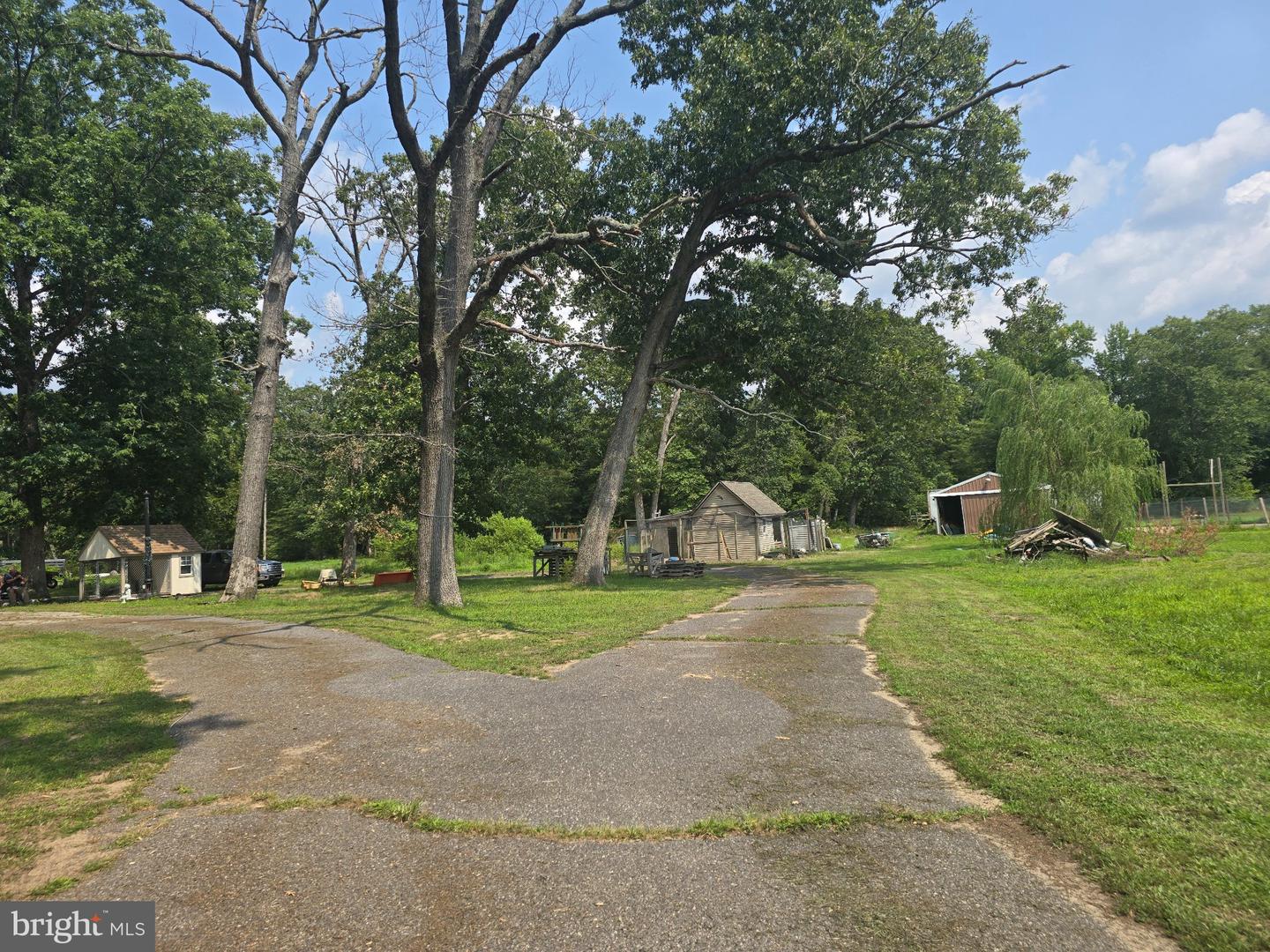 450 Almond Rd Property Photo 10