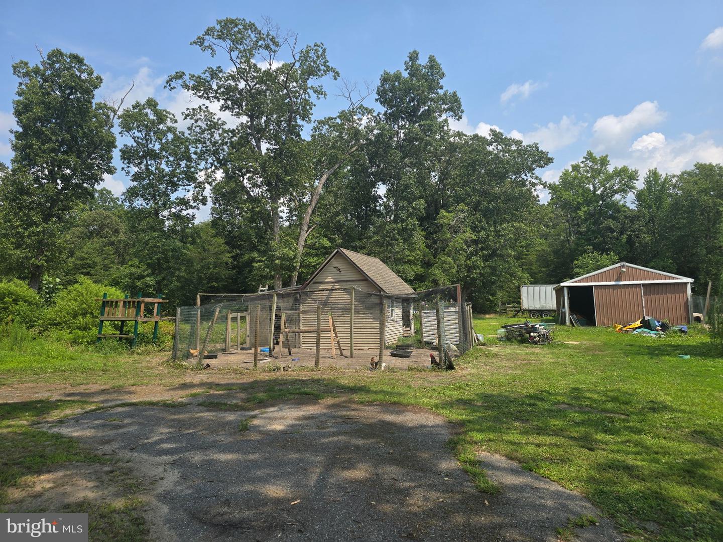 450 Almond Rd Property Photo 11