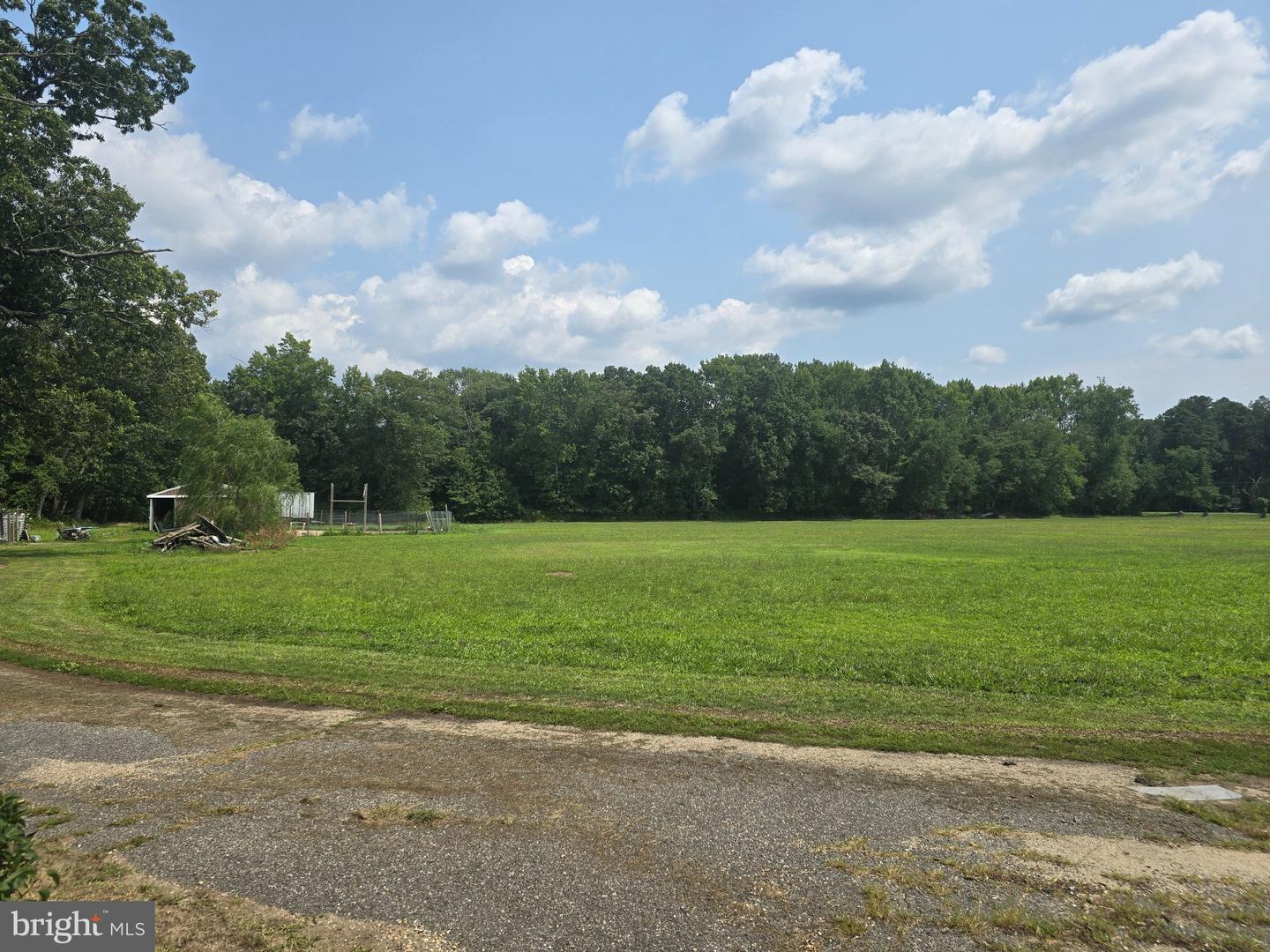 450 Almond Rd Property Photo 13