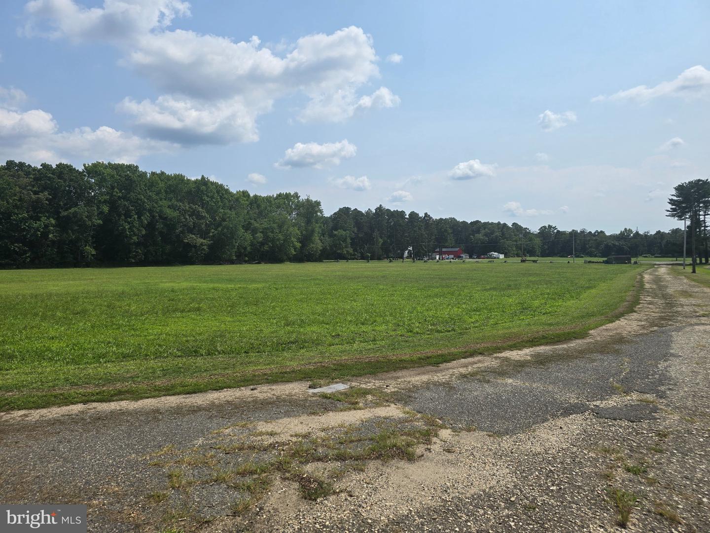 450 Almond Rd Property Photo 14