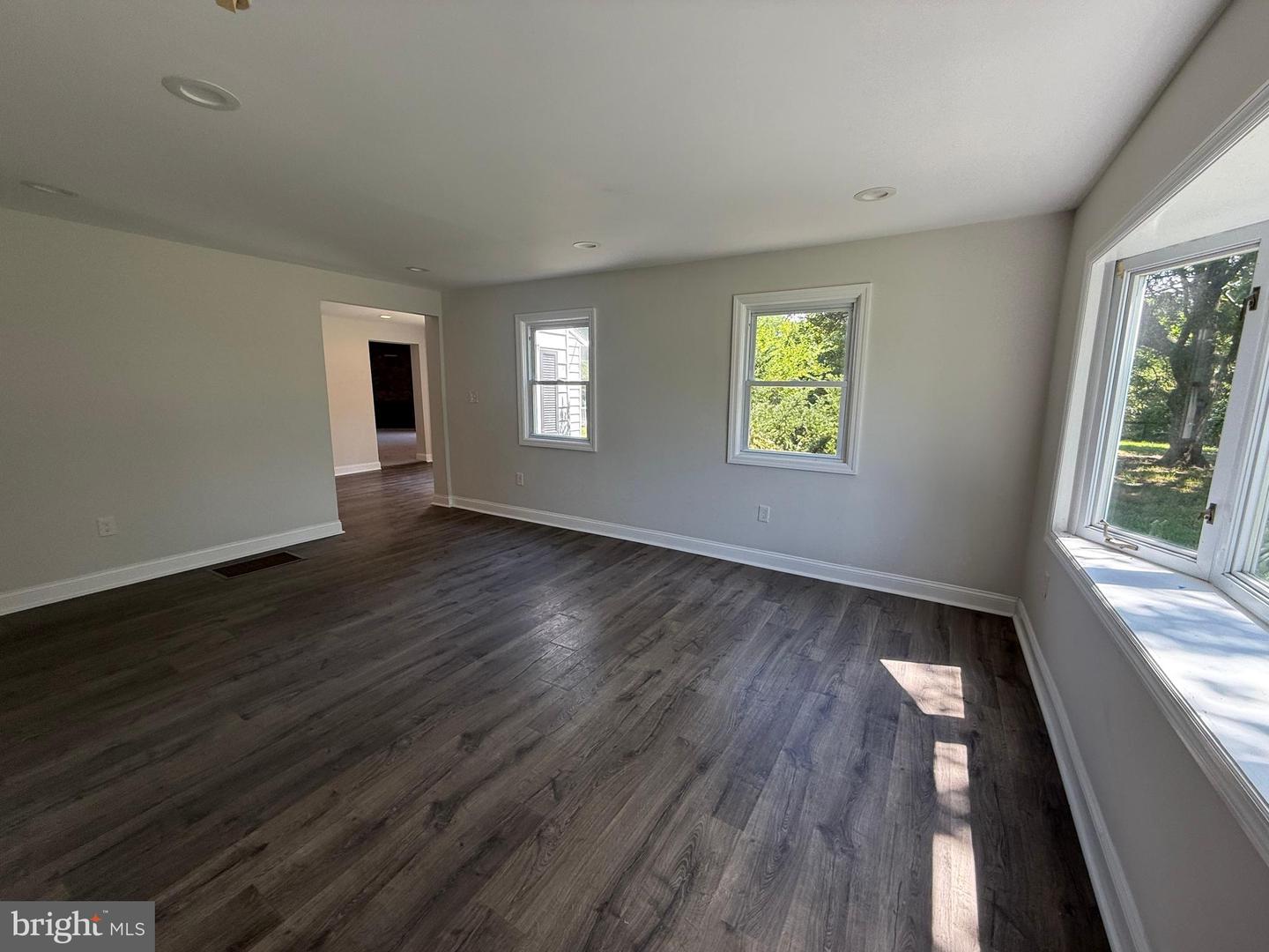 160 Lawrence Corner Rd Property Photo 3