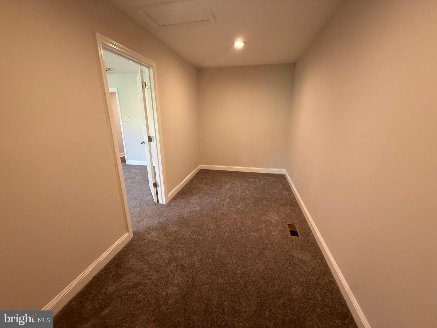 160 Lawrence Corner Rd Property Photo 18