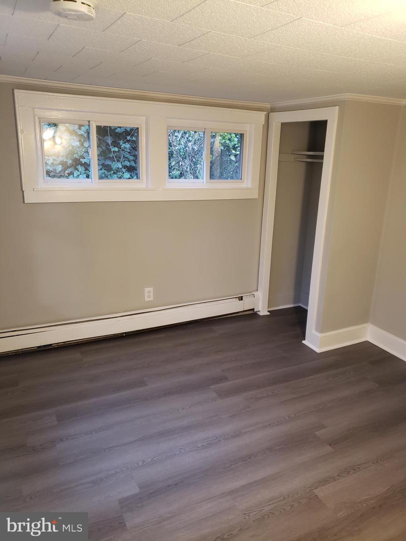 253 E Broadway #c Property Photo 3