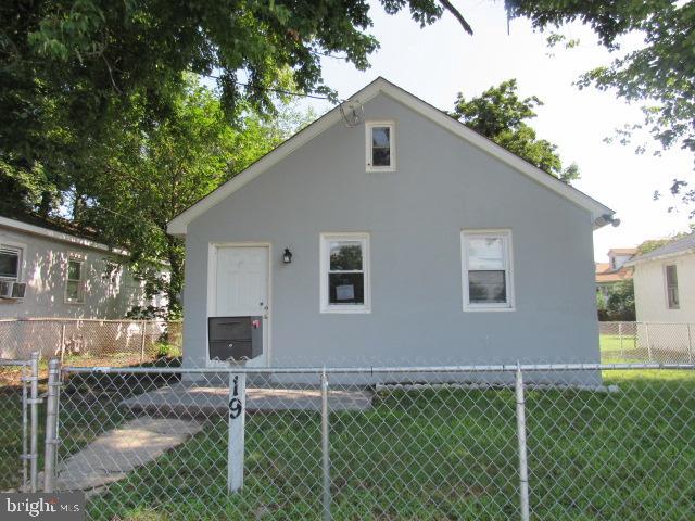 19 Willis Ave Property Photo 1