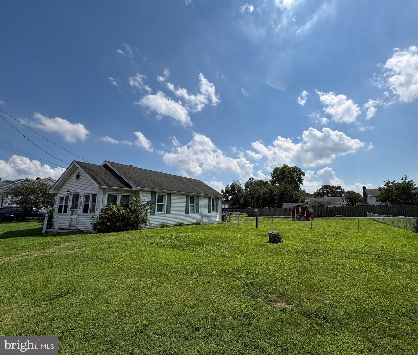 215 Highland Ave Property Photo 4