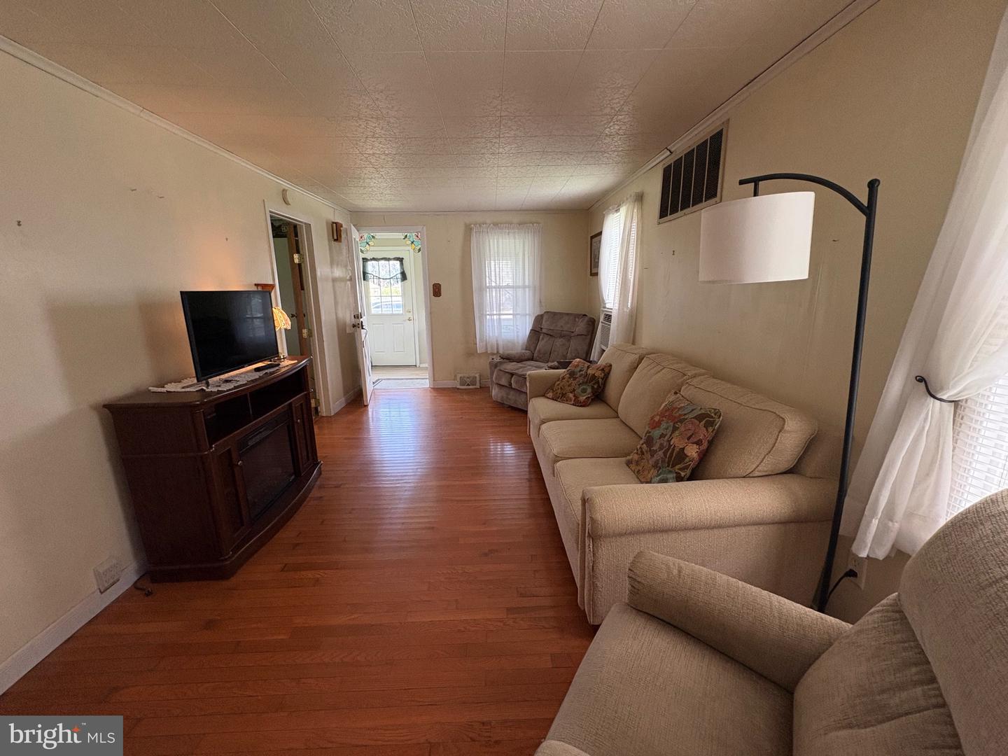 215 Highland Ave Property Photo 6