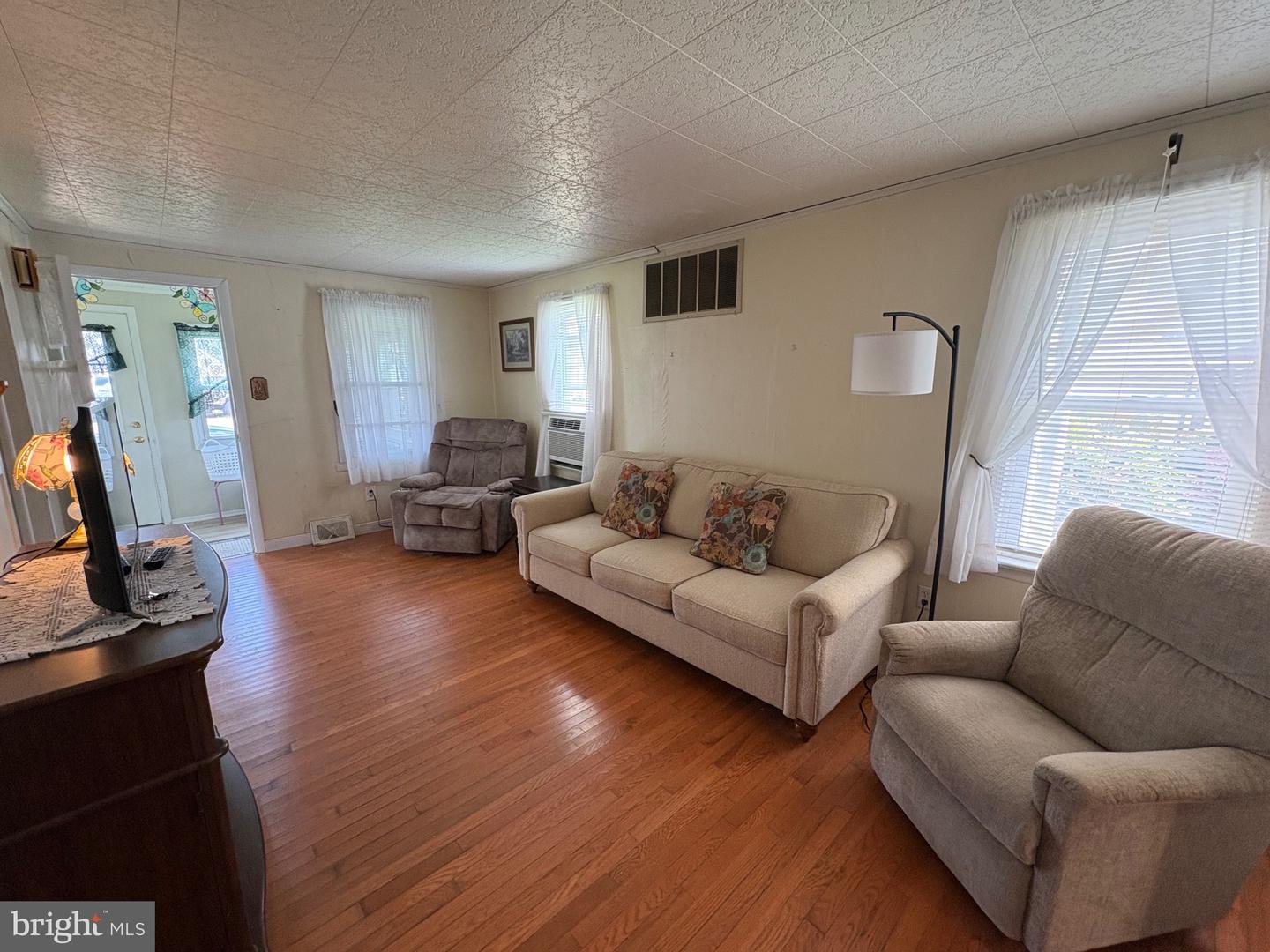 215 Highland Ave Property Photo 7