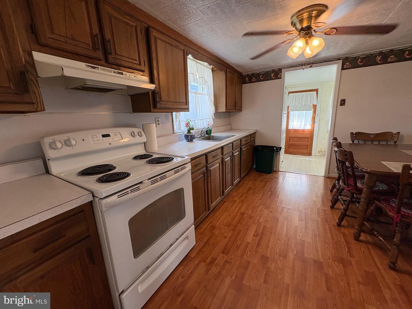 215 Highland Ave Property Photo 8