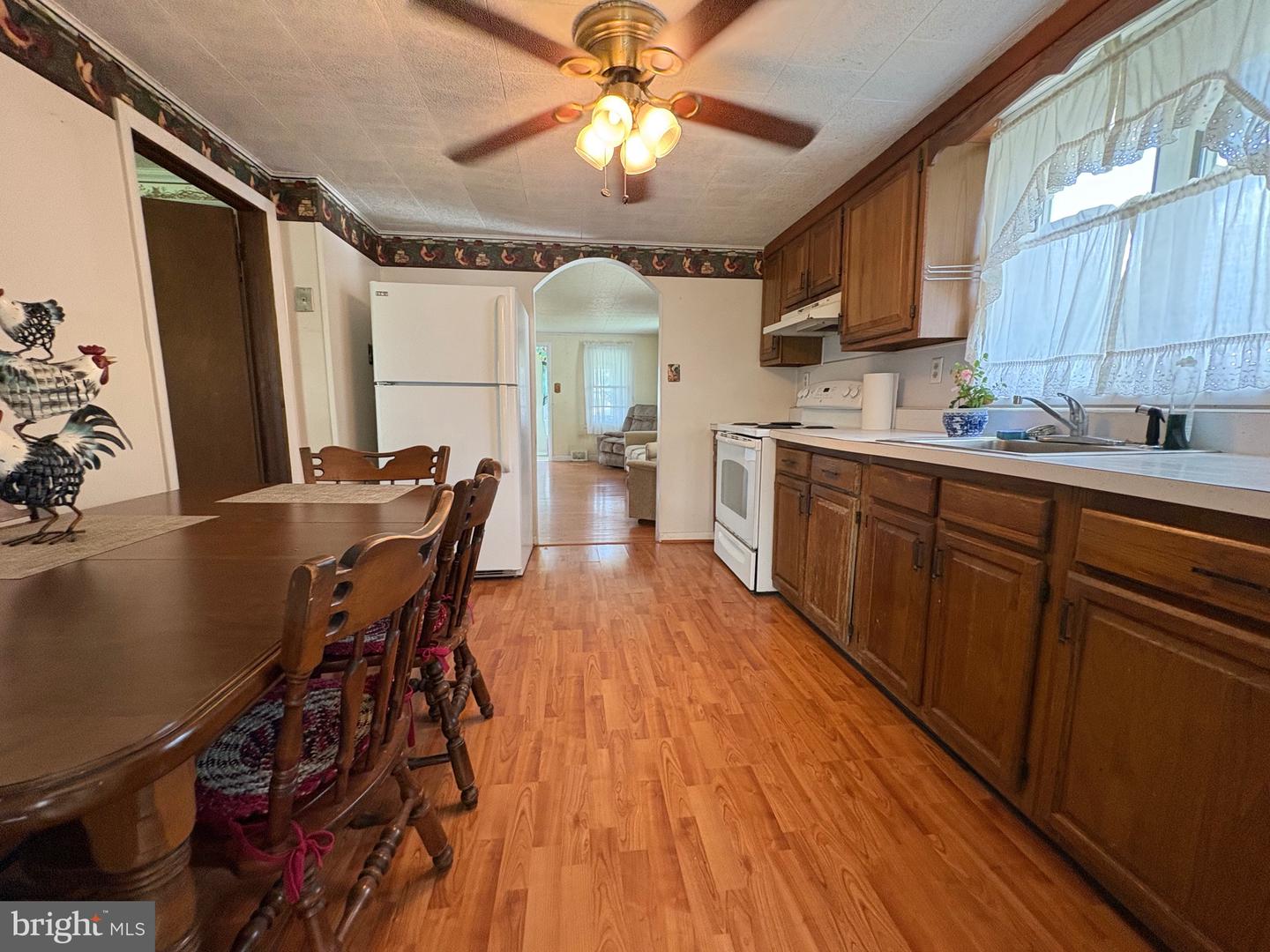 215 Highland Ave Property Photo 9