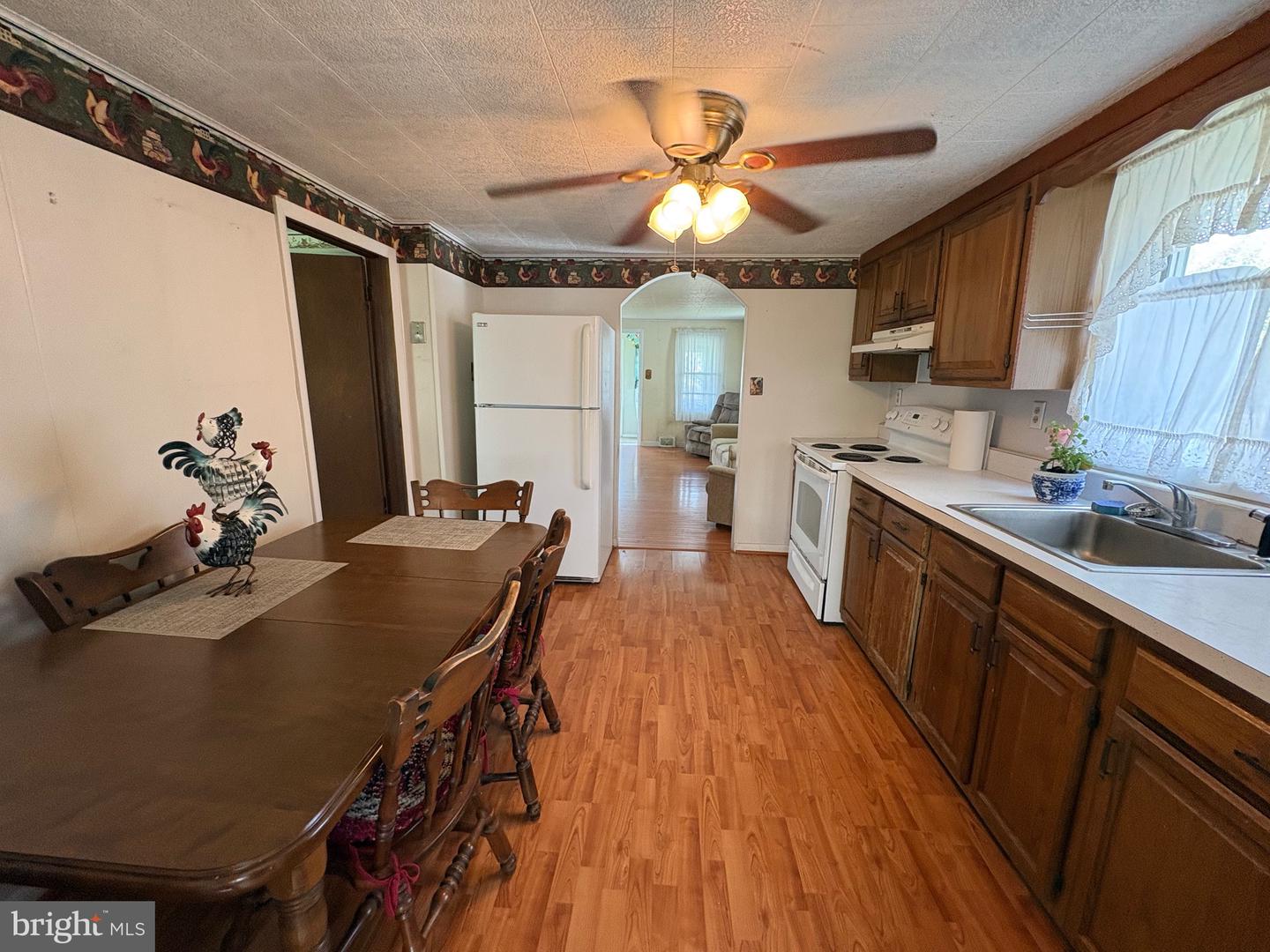 215 Highland Ave Property Photo 10