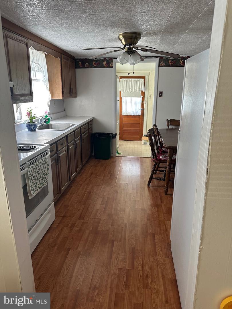 215 Highland Ave Property Photo 11