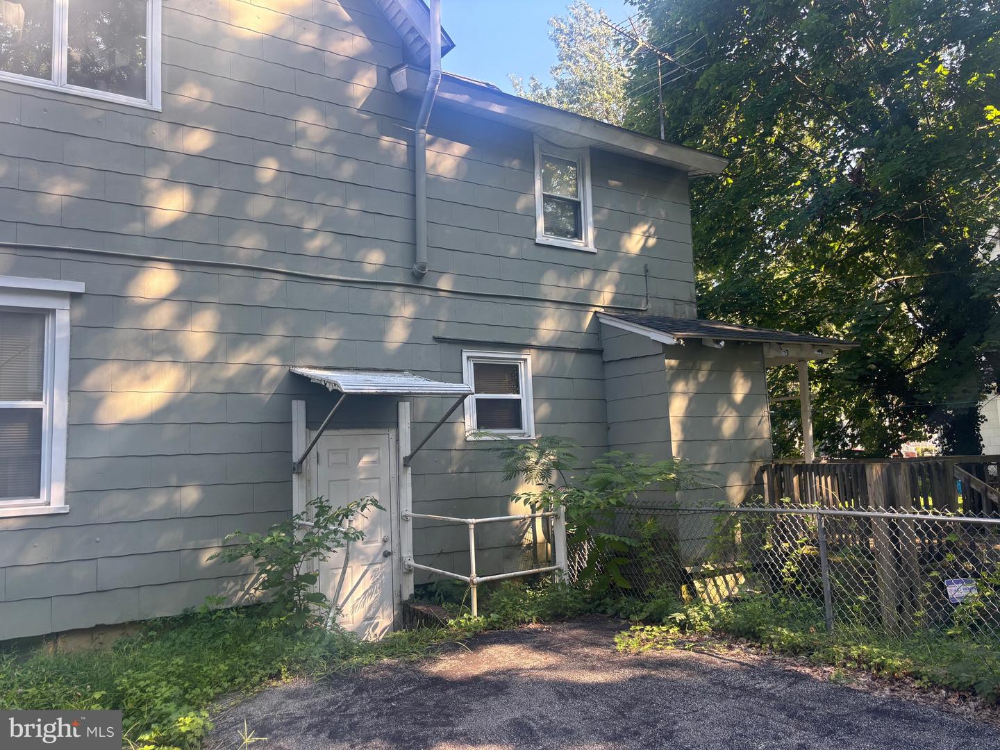 127 Seventh St Property Photo 3