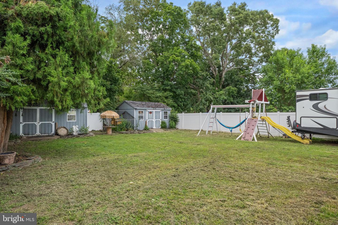 317 Broad St Property Photo 27