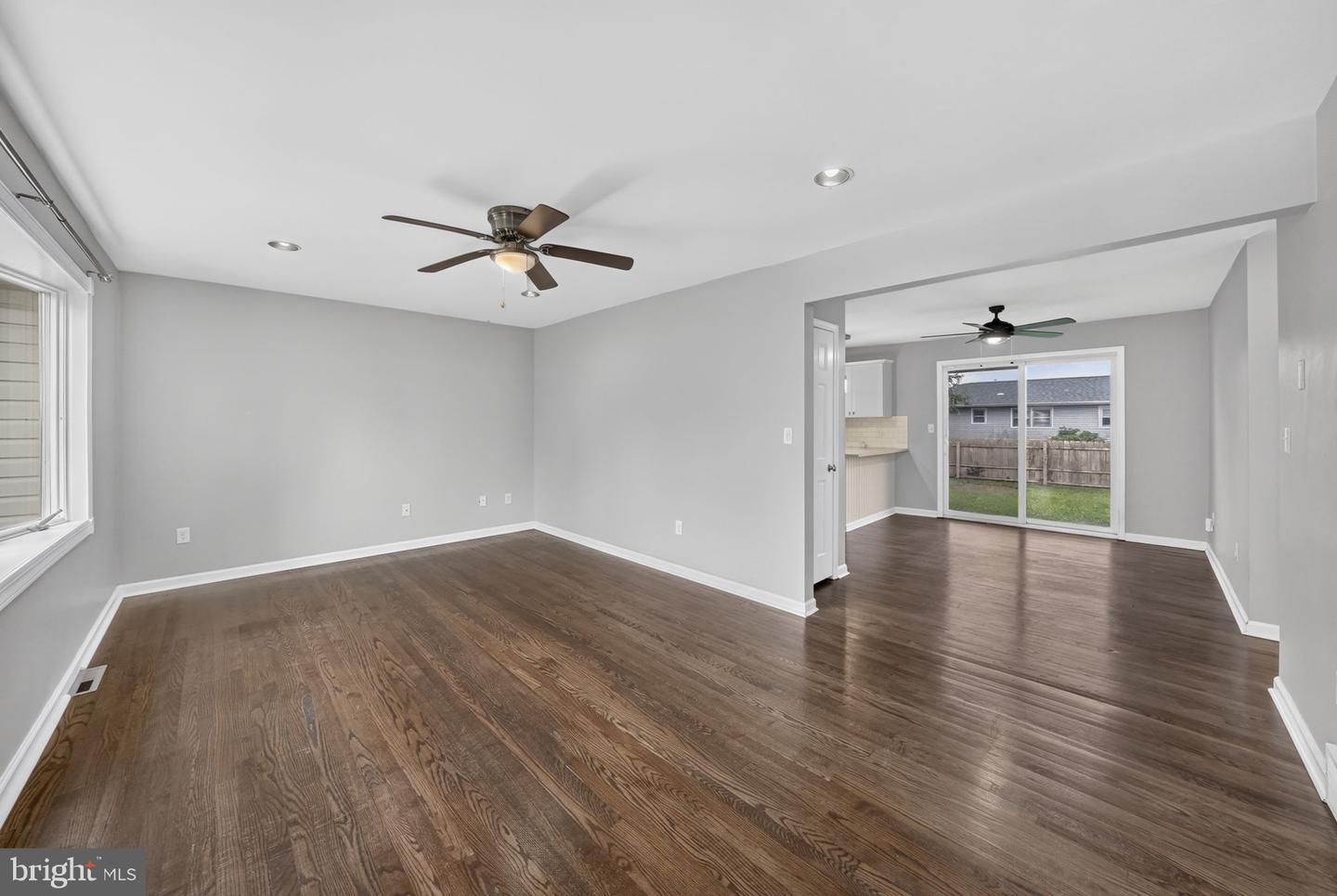 161 River Drive Ave Property Photo 3