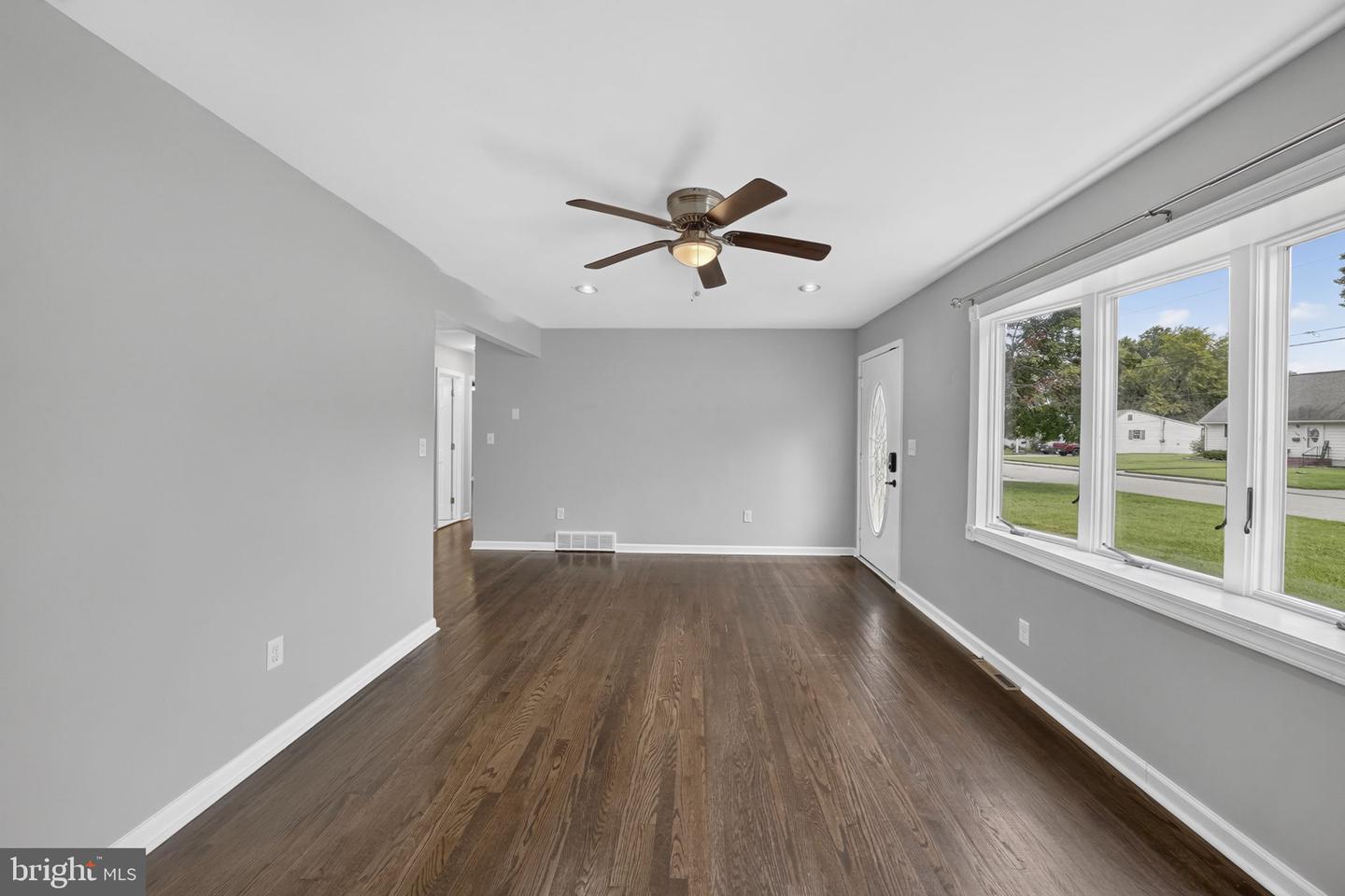 161 River Drive Ave Property Photo 8
