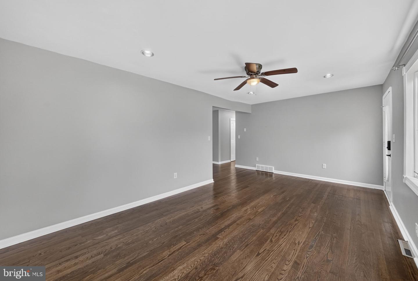 161 River Drive Ave Property Photo 9