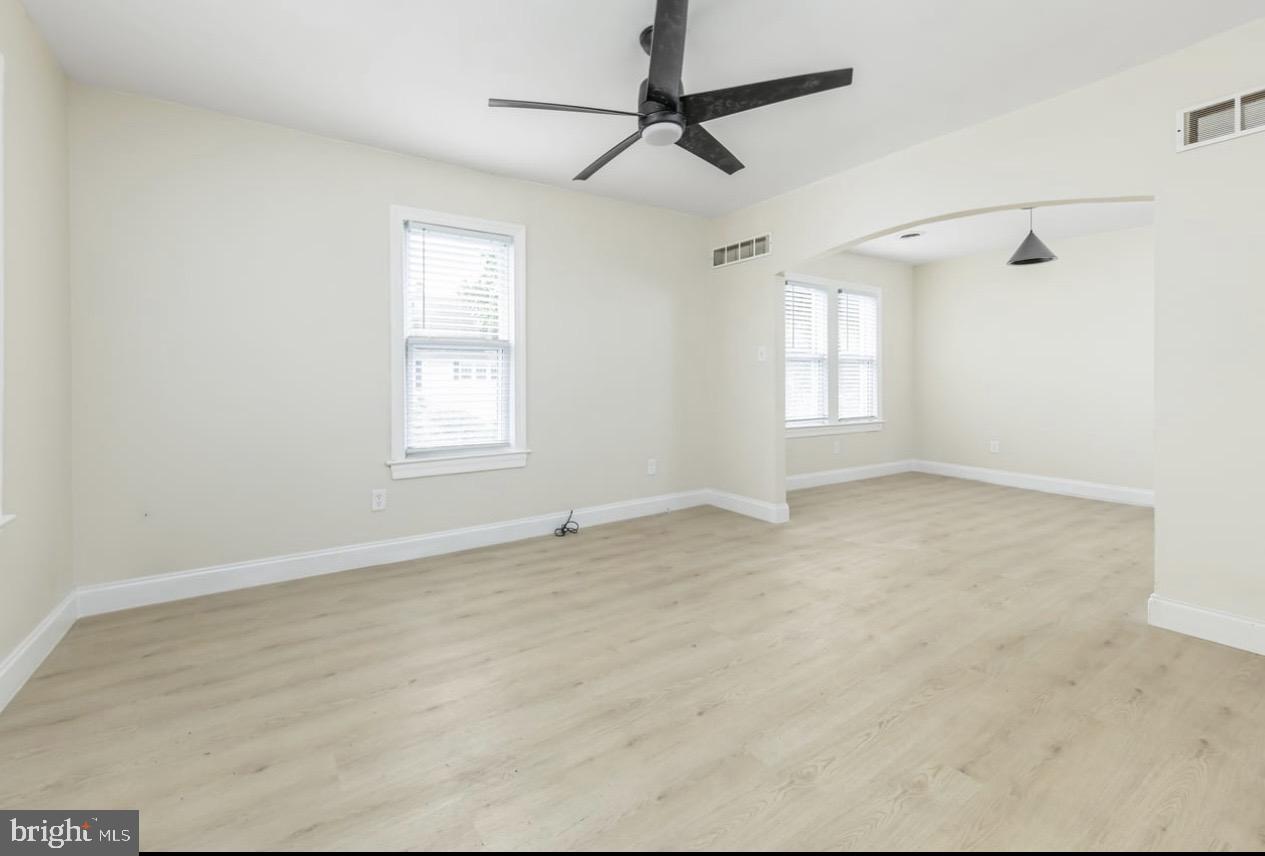 202 E Main St Property Photo 7
