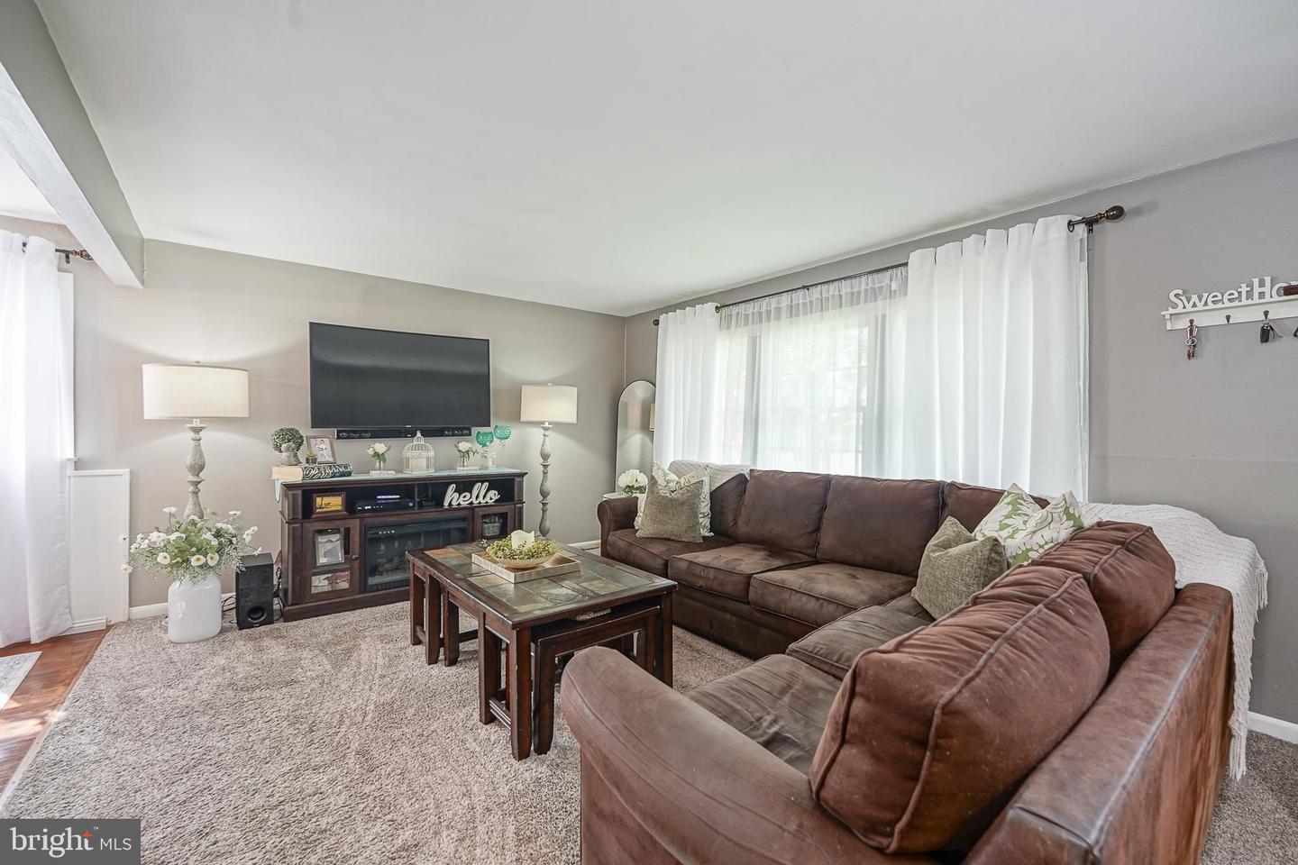 8 Paterson Ave Property Photo 4