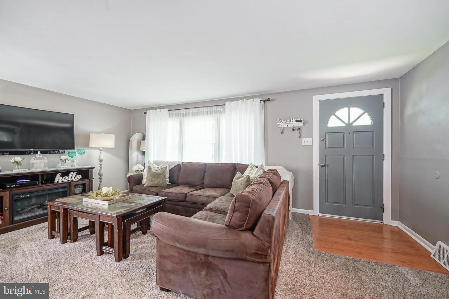 8 Paterson Ave Property Photo 5