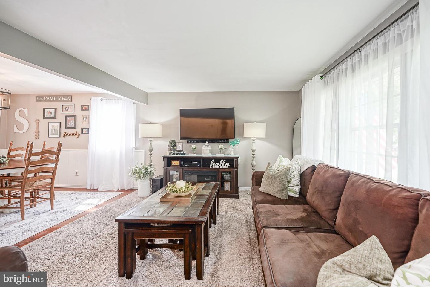 8 Paterson Ave Property Photo 6