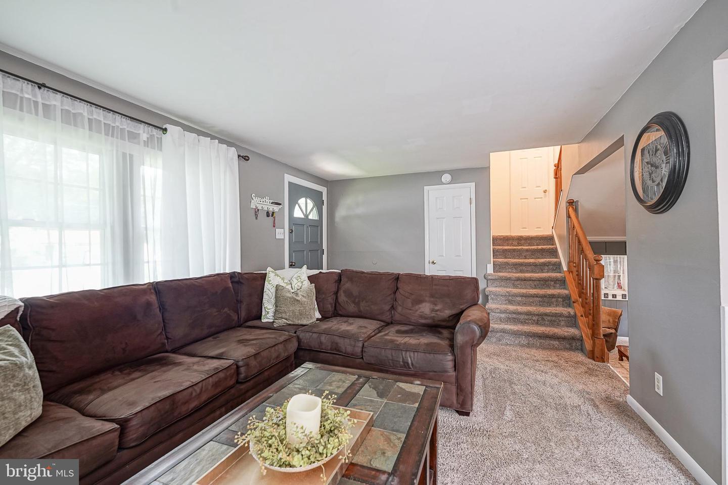 8 Paterson Ave Property Photo 7
