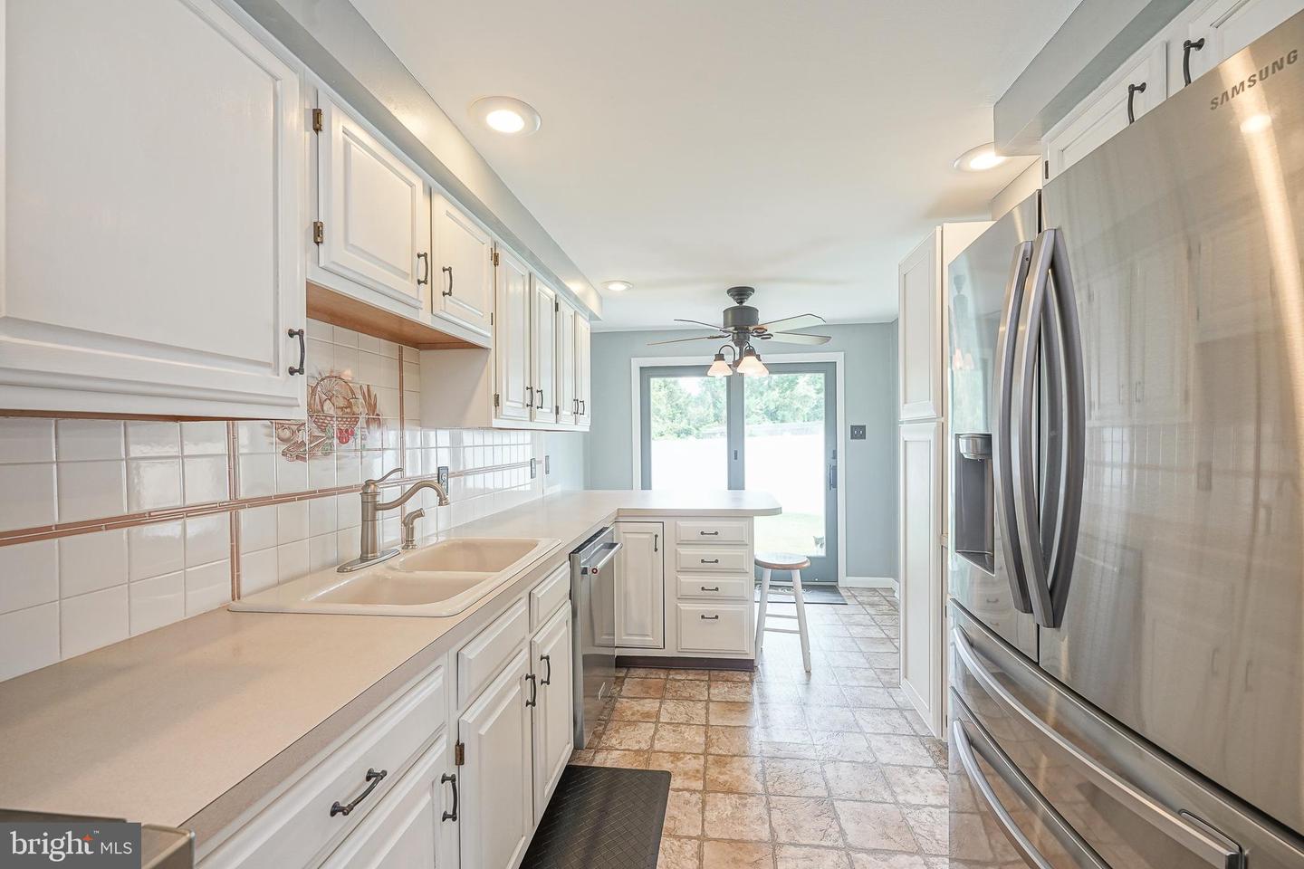 8 Paterson Ave Property Photo 8