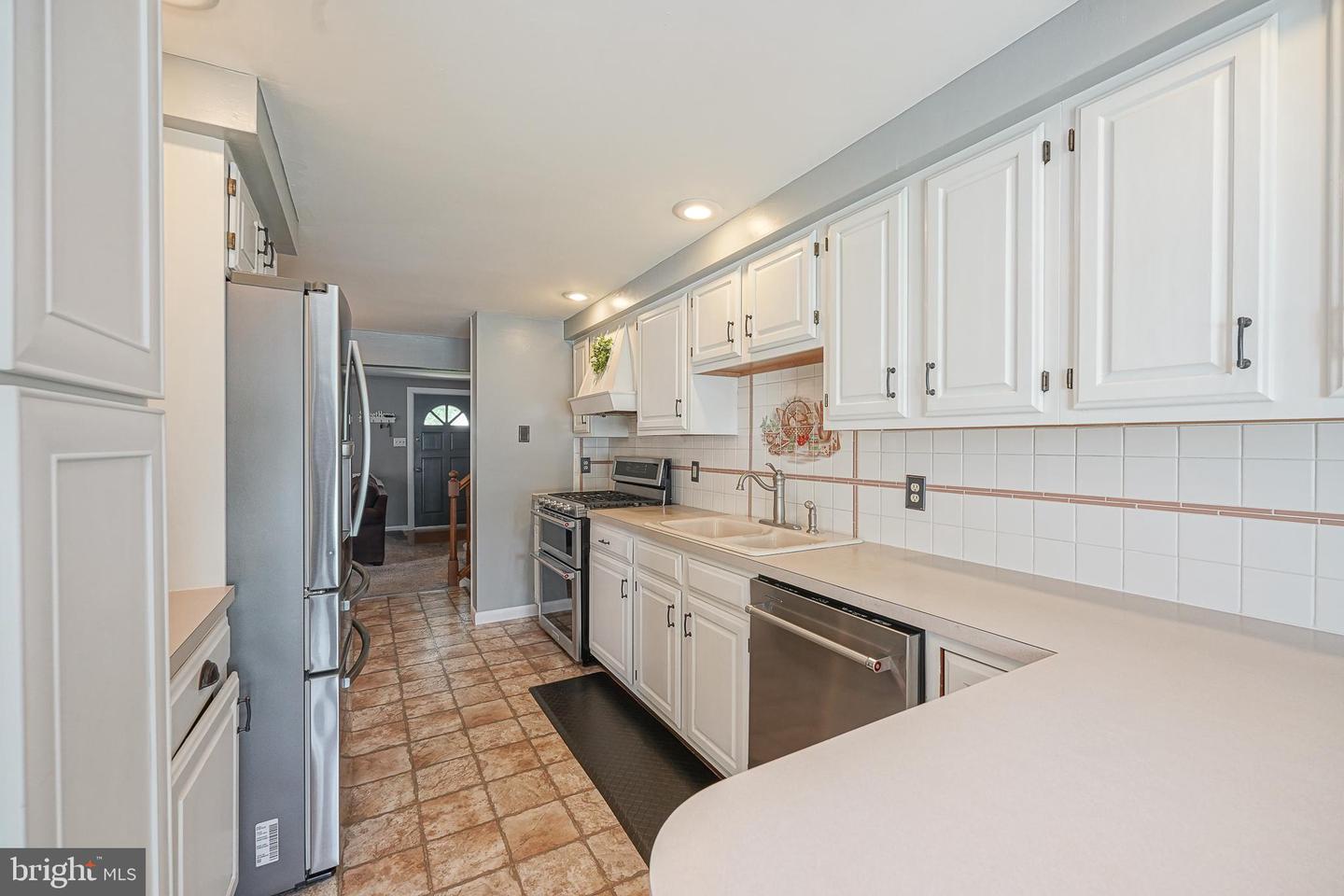 8 Paterson Ave Property Photo 11