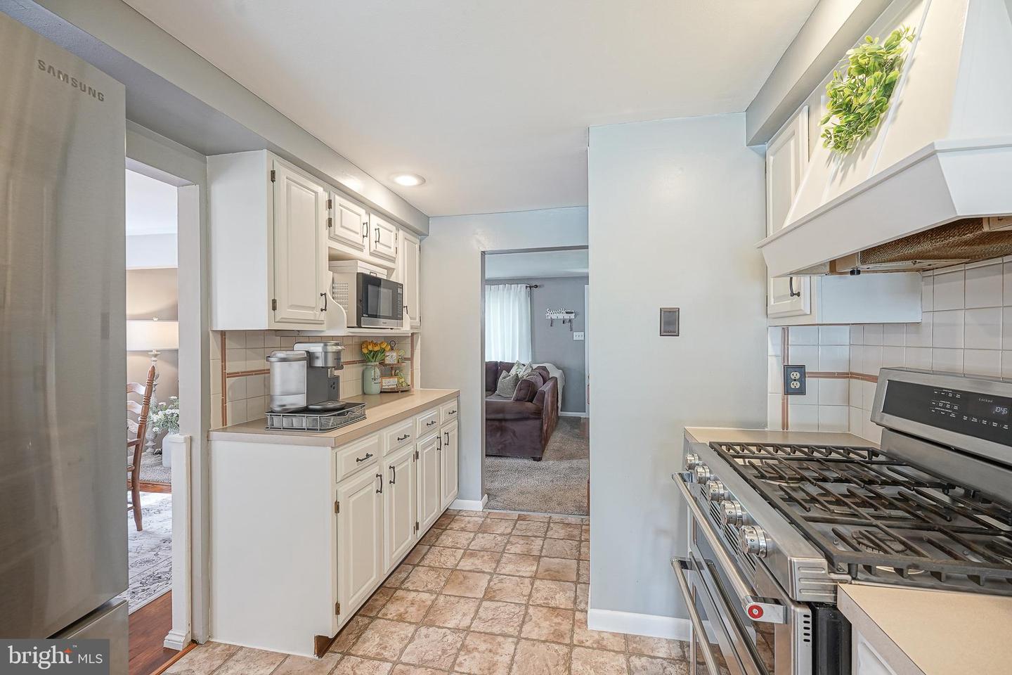 8 Paterson Ave Property Photo 12